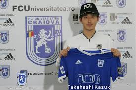 Mijlocaşul ghanez samuel asamoah (27 de ani, 1.66 metri), care în sezonul trecut a evoluat pentru echipa belgiană sint truiden, a semnat un contract cu formaţia din bănie. F C Universitatea Craiova A Efectuat 4 Transferuri Fc Universitatea 1948