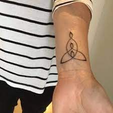 The Eternal Love Of Mother And Child Celtic Knot Slightly Altered For A Little More Finess An Extra Knot Add Tattoos For Daughters Mom Tattoos Mother Tattoos