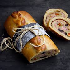 Pan De Jamon Venezolano Una Tradicion De Mi Tierra Para Esta Epoca Del Ano Te Dejo El Link De La Receta Arriba En La Bio Chokol Cooking Recipes Food Recipes