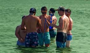 Oft hört man, dass man bereits ab 16 jahren wasserpfeife rauchen darf. Shisha Rauchen Ein Ungesunder Freizeitspass