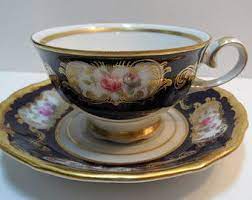 Eine deckeldose von reichenbach porzellan fine china, blattgold, made in germany, es wurde ein altes porzellangeschã¤ft aufgelã¶st (das porzellan ist nicht gebraucht, stand im staubigen keller) maãÿe ca: Popular Items For German Democratic On Etsy Tea Cups Fine China Tea Pots Vintage