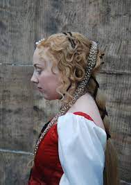 Dresden Academy Of Fine Arts Historical Dressing 2 4 Studienjahr An Educational Track Dedica Renaissance Hairstyles Historical Hairstyles Medieval Hairstyles
