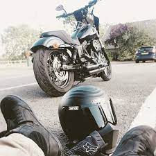 Dyna Dogsuk What An Awesome Picture A Beautifully Slammed Dyna Street Bob With West Coast Style T Bars And Vanceandhin Harley Dyna Riding Motorcycle Harley