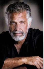 Jonathan Goldsmith 75 Years Old He Is One Who Does All Those Beer Commercials That Say He Is The Most I Grey Hair Men Older Men Haircuts Handsome Older Men