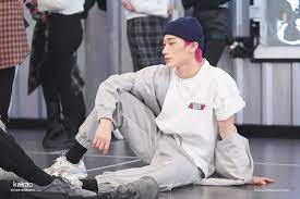 Official 스파클링 데뷔조 사복 사진 뜸! ì´ë¯¸í…Œì´ì…˜ ë‹·ì»´ On Twitter In 2021 Phone Icon Black Aesthetic San