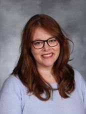 Kelly Pack's Instagram, Twitter & Facebook