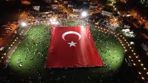 The flag is often called al bayrak (the red flag), and is referred to as al sancak (the red banner) in the turkish national anthem. Dunyanin En Buyuk Turk Bayragi Kayseri De Acildi Son Dakika Flas Haberler