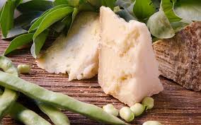 Poi un bel bicchiere di vinello rosso e potrei anche morire con il sorriso sulle labbra!! Fave E Pecorino Abbinamento Vino Cantine Di Dolianova