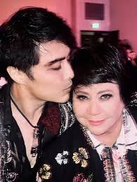 LA Weekly article Vietnamese version… with great appreciation … ❤️