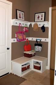Des Idees De Deco Pour Les Coins Dans Votre Interieur Bricobistro Rangement Maison Idee Deco Amenagement Maison