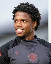 Tyrell Malacia starts his first game in 550 days for Man United 🤩