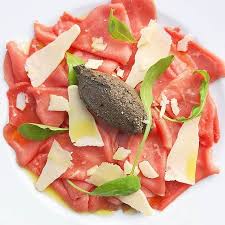 Carpaccio De Veau Tapenade Et Eclats De Parmesan Menubistronomique Mavieencrue Carpaccio Veau Veal Tapenade Toulouse Pa Caprese Salad Food Caprese