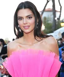 From france to la to new york. Kendall Jenner Reveals Acne Struggle On Kylie Youtube