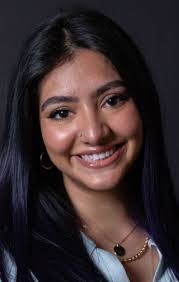 Elsa Khan's Instagram, Twitter & Facebook