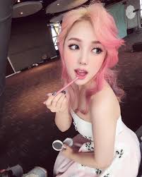 10 ravishing ombre hairstyles for asian women. Hair Chalk Asian Girls Just Can T Get Enough Of Pink Ombre