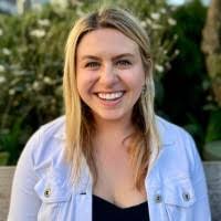 Kellie Lott's Instagram, Twitter & Facebook