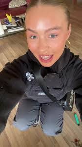 Jessica Haggard's Instagram, Twitter & Facebook