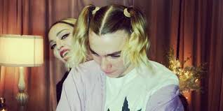 Ritchie adopted david while married to madonna. Rocco Ritchie Greift Madonna An