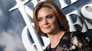 The Transformation Of Emily Deschanel From Childhood To Bones