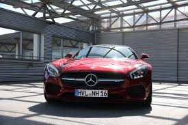 Mercedes Amg Gt In Designo Hyazinthrot Metallic Kraftstoffverbrauch Kombiniert 9 3 L 100 Km Co2 Emissionen Kombiniert 216 G Mercedes Benz Benz Sports Car