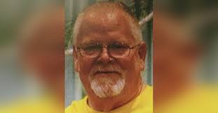 Laura Lipscomb's Instagram, Twitter & Facebook