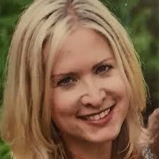 Deborah Magee's Instagram, Twitter & Facebook