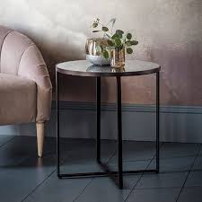 Find your metal bedside table easily amongst the 173 products from the leading brands (opinion ciatti, poltrona frau, misuraemme,.) on arsen is a modern bedside cabinet with a light form. Black Metal Side Table With Mirrored Top Primrose Plum Metal Side Table Silver Side Table Elegant Bedside Tables