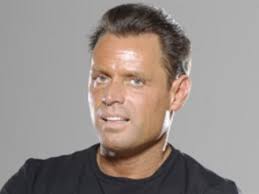 Andrés Rey, el hombre que reemplazó a Luis Miguel ante 18.000 asistentes en  2010