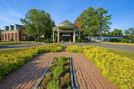 Evergreen Woods Retirement Community North Branford Connecticut Senior Living Ccrc Senior Living Communities Retirement Community Independent Living