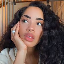 Christy Vining's Instagram, Twitter & Facebook