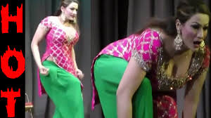 Saima Khan Stage Dance Hot Mujra 2017