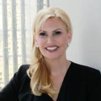 Robyn Arndt's Instagram, Twitter & Facebook