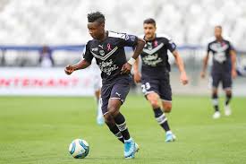 Nigeria's samuel kalu collapses in french ligue 1 match fashola mc poscaba monday, august 16, 2021 bordeaux striker samuel kalu collapsed on the pitch in a french ligue 1 game at marseille on sunday where temperatures hit a sweltering 30 d. 1xagnjt4zp Vpm