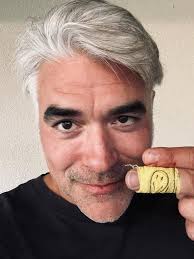 Auch wenn Mann mal einstecken muss, man darf niemals das Lachen verlieren!  Und weiter geht's! Euer Björn Wer für mich voten möchte, kann das hier tun.  Ich freu mich über jede Stimme.