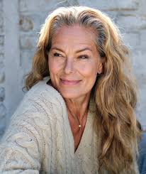 Vi har besøgt Renée Toft Simonsen i Aarhus. Det var en særlig og fin dag  med gode samtaler. Læs det stærke interview i ALT for damerne, der rammer  butikkerne i morgen. Tak