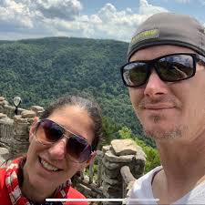 Who can recommend a local suspension expert near Charlotte for Gold Valve  installation?