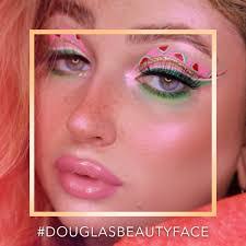 Dana Weider's Instagram, Twitter & Facebook