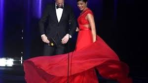 Tom hiddleston(westminster, londres, 9 de febrero de 1981) es un actor y productor de cine, televisión y teatro británico.fue galardonado con el premio globo de oro por su interpretación en the night manager. Tom Hiddleston Dating History Girlfriends Wife