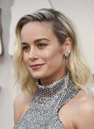 Brie larson is from sacramento, and brie larson brie larson was the youngest student who had studied at the american conservatory theater. Brie Larson Medium Wavy Cut Brie Larson Shoulder Length Hairstyles Lookbook Stylebistro