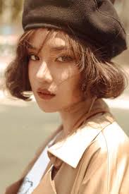 Diễn viên hoàng yến chia sẻ với báo chí, ngày 22/6 vừa qua cô đang ở quán của bạn ở phường xuân la, tây hồ, hà nội thì chồng cũ tới sau đó, anh ta bị bạn bè của tôi đuổi ra ngoài nhưng tiếp tục quay lại và cầm dao truy đuổi đe doạ tôi. Hoang Yáº¿n Chibi La Ai Tiá»ƒu Sá»­ Sá»± Nghiá»‡p Va Ä'á»i TÆ° Ná»¯ Diá»…n Vien