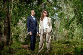 När en ombildad regering presenterades på fredagen gick den rollen till hennes mer seniora språkrörskollega per bolund (mp), som nu också får statsrådsansvar för klimat och miljö. Marta Stenevi Accueil Facebook