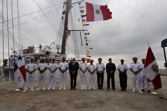 Buque Escuela B.A.P. Unión llega a Panamá para fortalecer la cooperación y formación naval entre ambos países