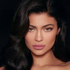 To help visualize her height, we've included a side by side comparison with other celebrities, short and tall! Kylie Jenner Age Bio Wiki Relationship Boyfriend Weight Height Social Media Net Worth Career Facts Biography Gist
