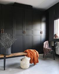 Wauw Deze Ikea Pax Kasten Zijn Echt Te Gek Stoere Leren Handgrepen Maken Het Geheel Volledig Bedroom Built In Wardrobe Bedroom Interior Bedroom Inspirations