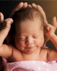 Berdasarkan sebuah hadits dalam di sana diterangkan bahwa: Cara Mengazani Bayi Baru Lahir Kumparan Com