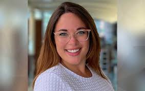 Nicole Rossiter's Instagram, Twitter & Facebook