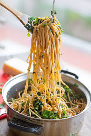 Garlic Butter Spaghetti With Herbs Recette Recettes De Cuisine Nourriture Et Gastronomie