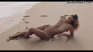 Witness Lindsay Demyan's most OnlyFans nude scenes.