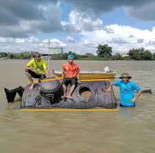 Pantai ini mempunyai keistimewaannya yang tersendiri walaupun namanya mungkin tidak gah seperti pantai. Menyusuri Sungai Perak Di Teluk Intan Dengan River Cruise