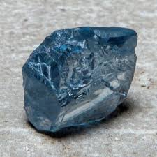 Since june 9, fortune seekers armed with pickaxes and shovels have been flocking to a field in kwahlathi, in eastern south africa, after a local found some stones he believed to be diamonds. V8slolvxdxrrkm